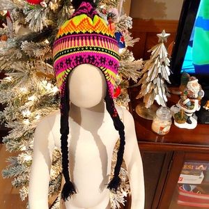 KIDS NEW HAT SIZE ONE SIZE 5T TO ADULT. MULTICOLOR KNITTED FOR WARMTH